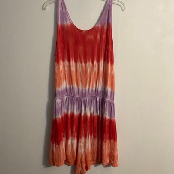 Torrid Love Sick Red/Orange/Lavendar Henley Tie Dye Romper, size 1 - Picture 2 of 3